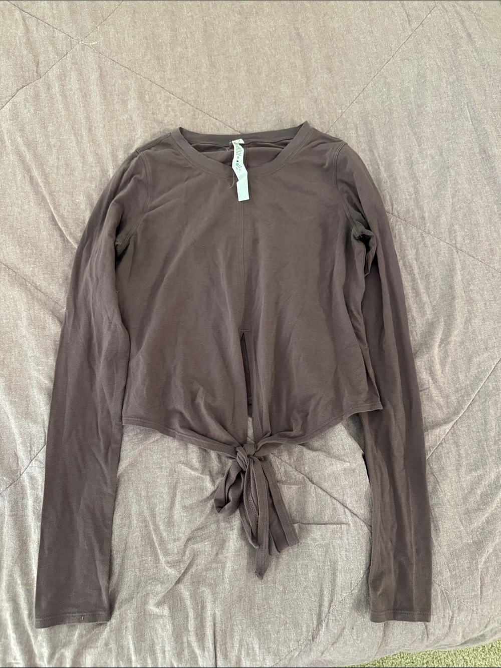 Lululemon tie long sleeve in brown size 4